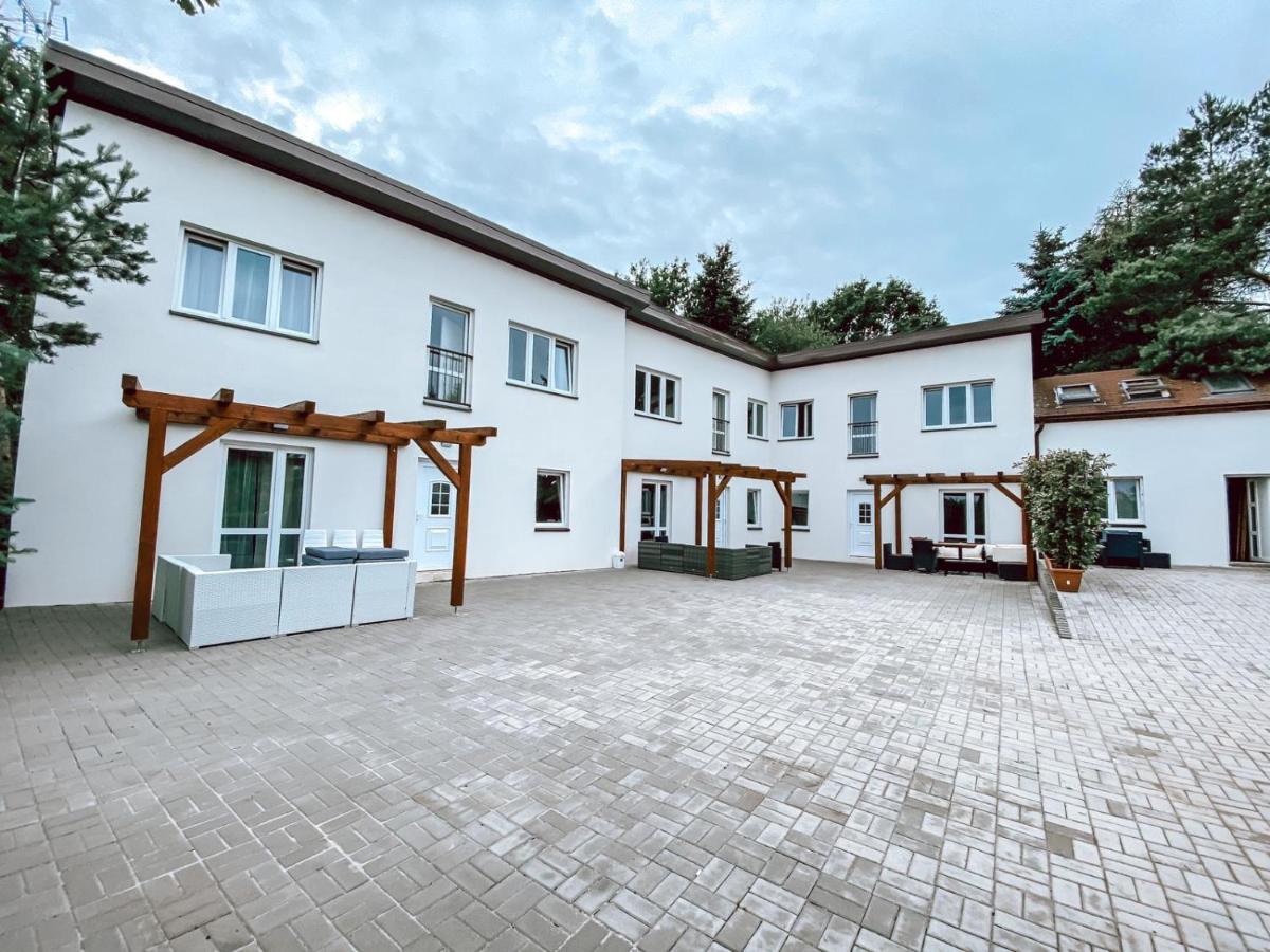 Pnovany Chaty A Apartmany Hracholusky Kemp Kosatka מראה חיצוני תמונה