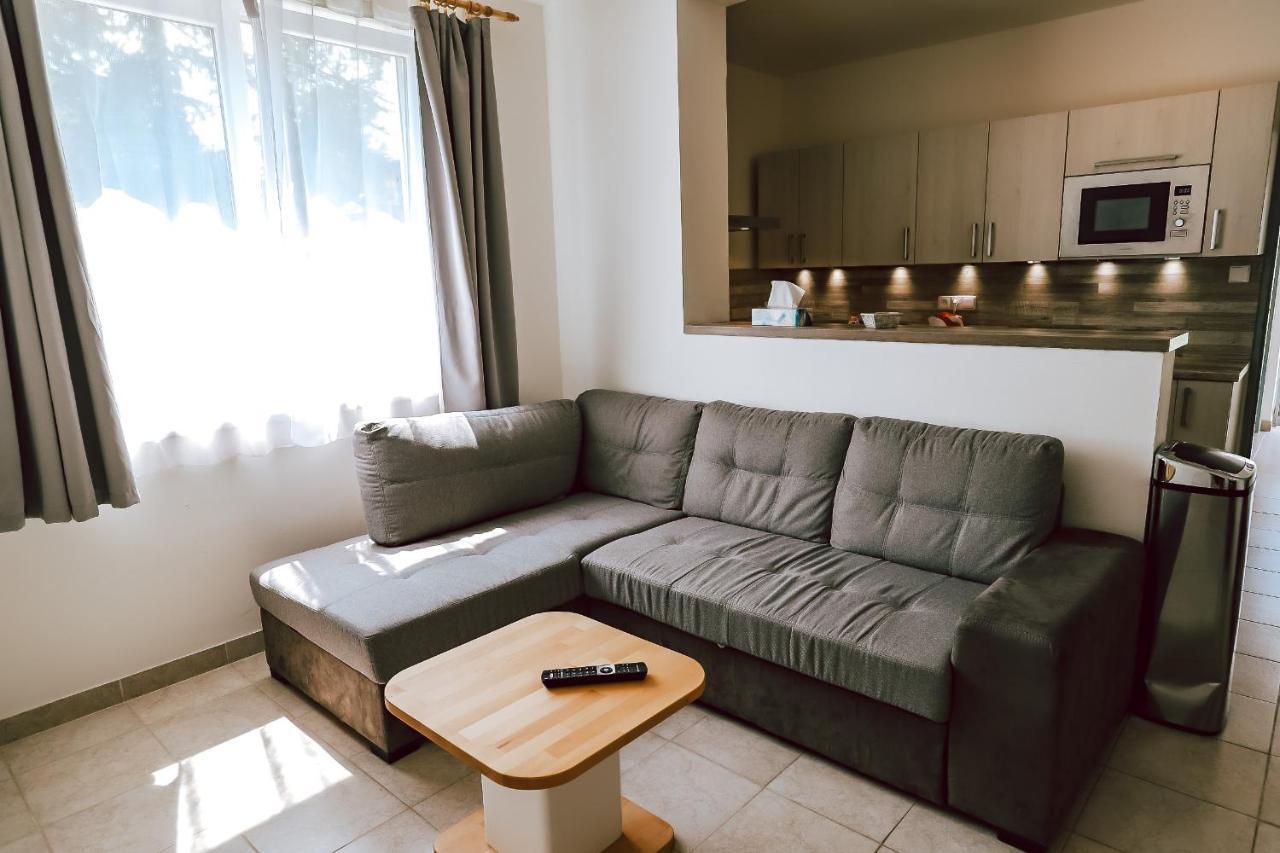 Pnovany Chaty A Apartmany Hracholusky Kemp Kosatka מראה חיצוני תמונה