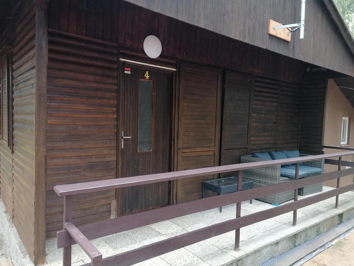 Pnovany Chaty A Apartmany Hracholusky Kemp Kosatka מראה חיצוני תמונה