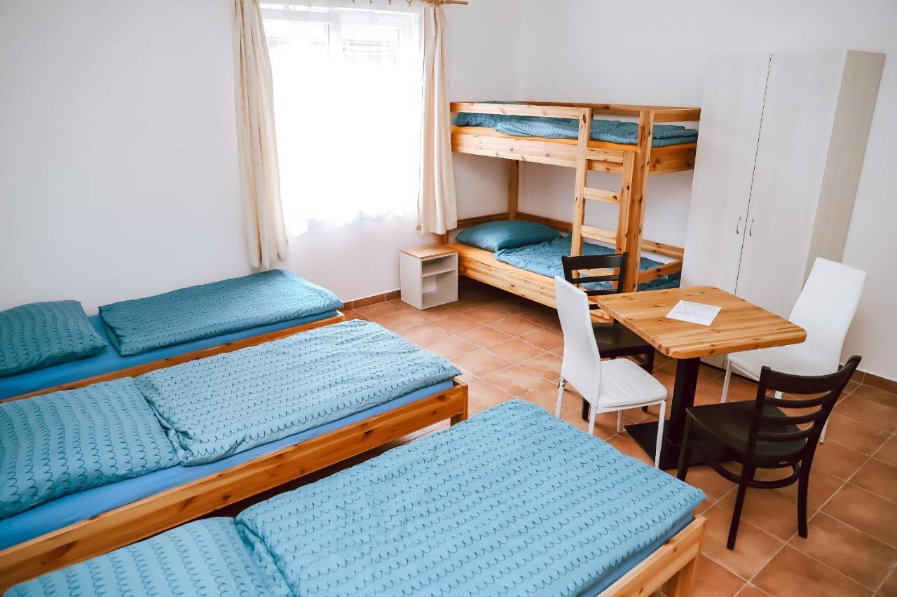Pnovany Chaty A Apartmany Hracholusky Kemp Kosatka מראה חיצוני תמונה